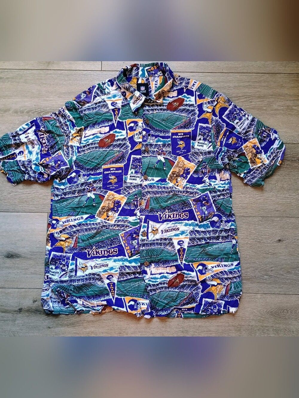 Minnesota Vikings Shirt Large NFL Football Team Apparel Hawaiian All Over Print